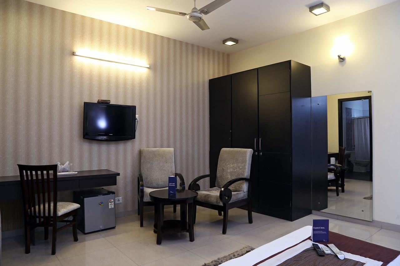 Fabhotel Signature Cyber Park Делхи Екстериор снимка