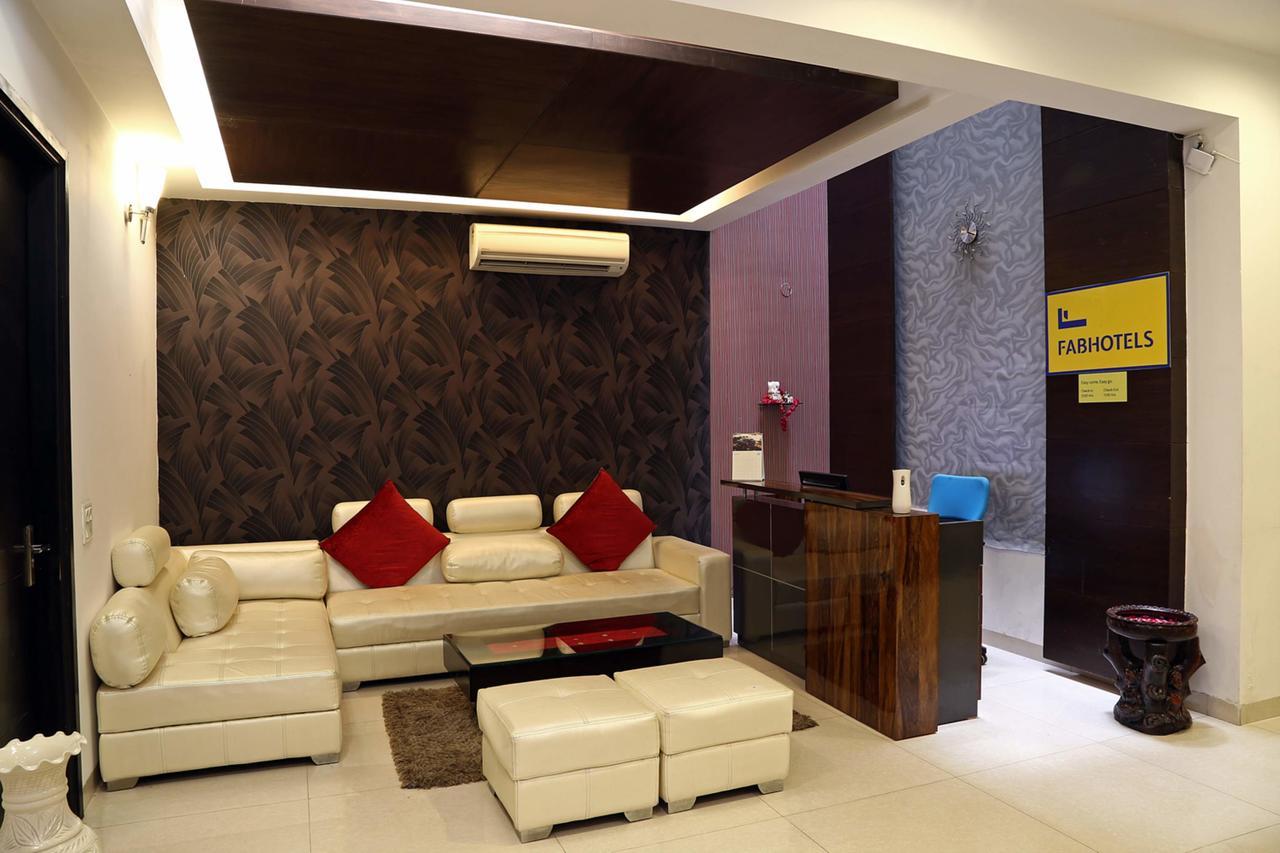 Fabhotel Signature Cyber Park Делхи Екстериор снимка