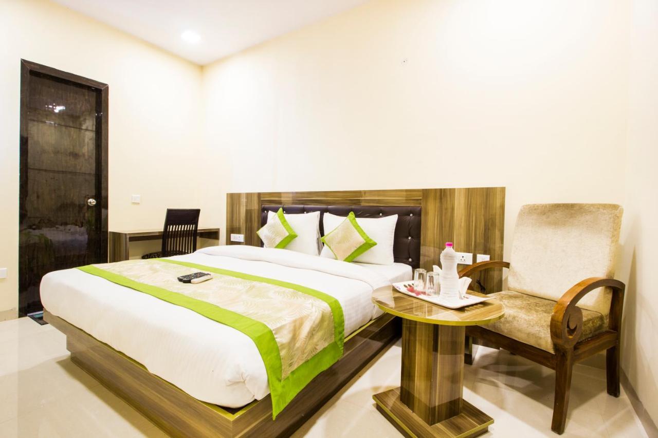 Fabhotel Signature Cyber Park Делхи Екстериор снимка