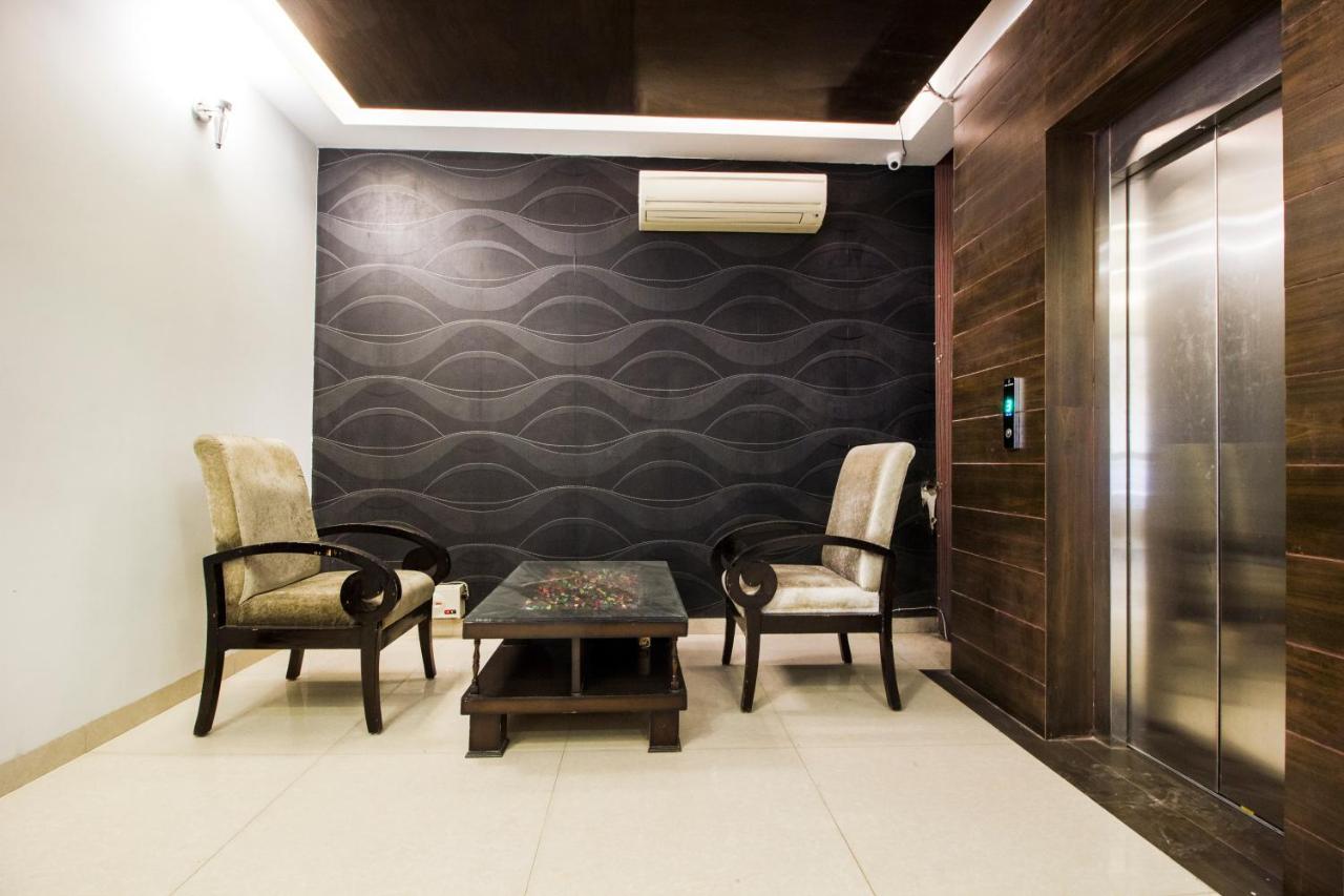 Fabhotel Signature Cyber Park Делхи Екстериор снимка